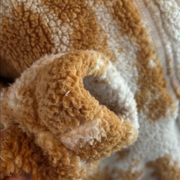 Betsey Johnson Cozy Tan and Cream Cow like print Sherpa Jacket - Picture 3 of 14